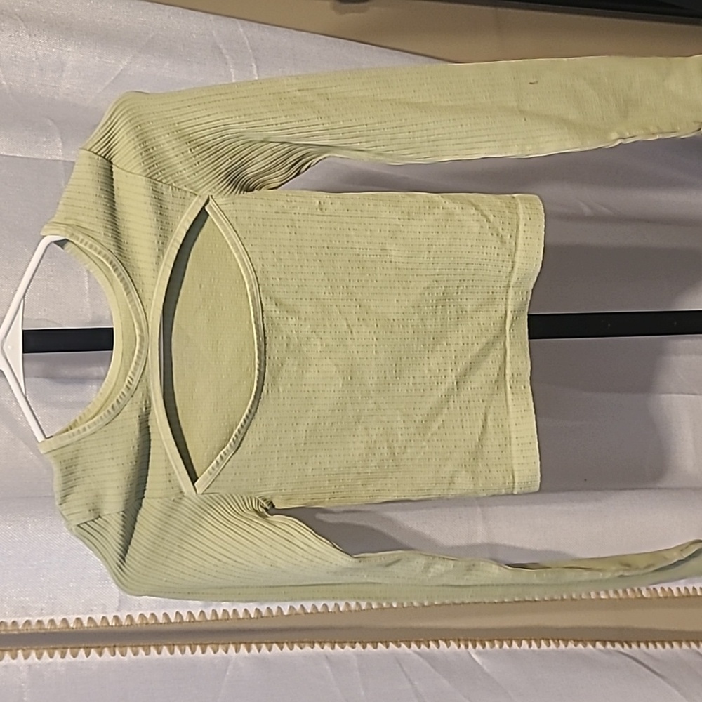 SPIRITUAL GANGSTER Serene Top Green Crop Long Sleeve XS/S.  New Without Tags - Picture 2 of 4